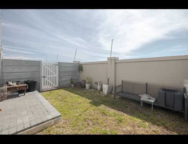3 BEDROOM TOWNHOUSE TO LET IN SUNNINGDALE